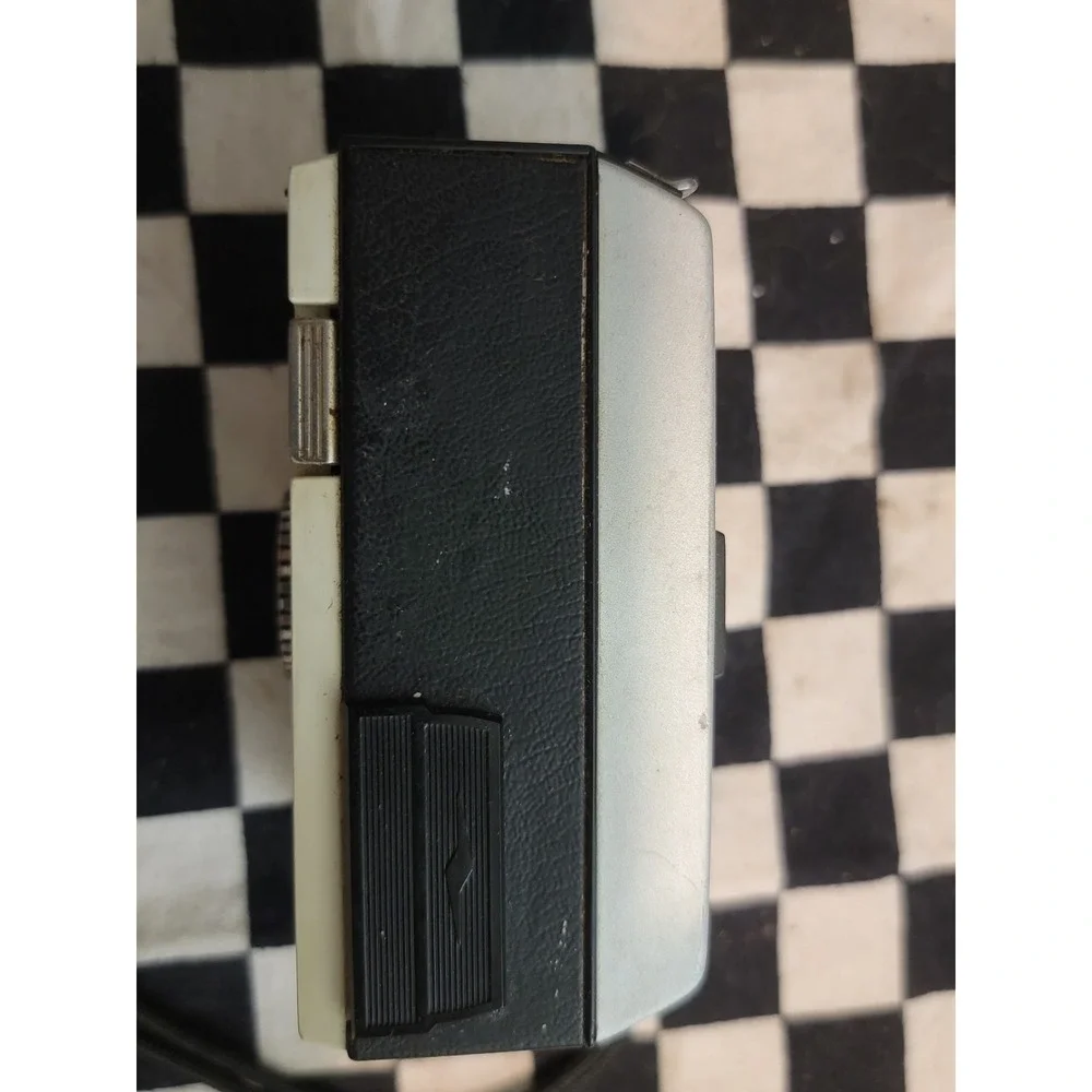 Kodak Instamatic 100 Vintage 126 Film Camera w Kodak Color II Film